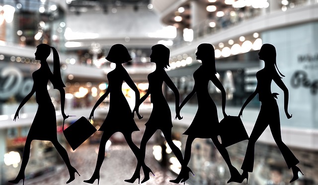 siluety dívek na nákupech.jpg